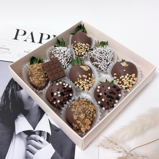 Chocolate-covered strawberries 9 pieces