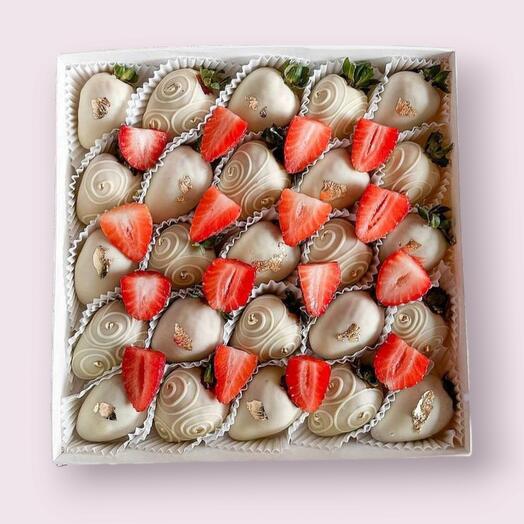 Клубника в белом шоколаде XXL