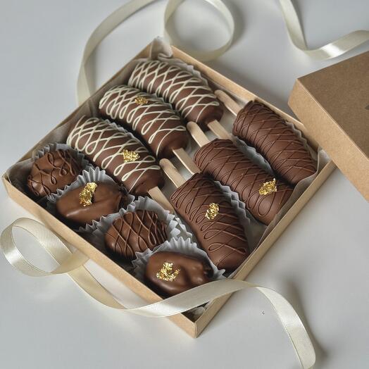 Assorted set "Bananas and dates in chocolate"