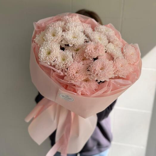 Delicate bouquet of 5 bush chrysanthemums