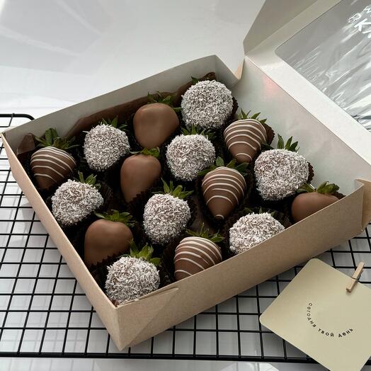 Strawberries in chocolate box