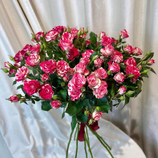 9 кустовых роз
