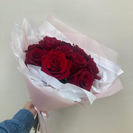 11 красных роз