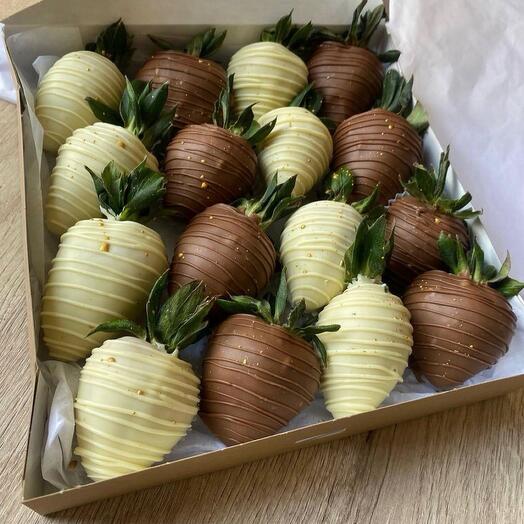 Клубника в шоколаде «Berry Wonder Box»