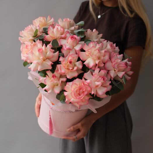 Розы французские Джамилия в коробке