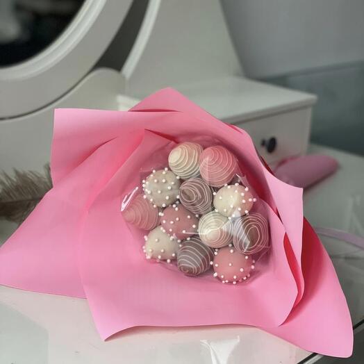 Букет из клубники в шоколаде 12 ягод Pink