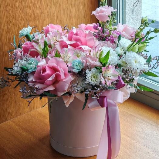 Цветы в коробке "Розовая Адель"