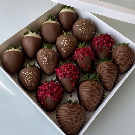 Клубника в шоколаде «Sweet Berry Secret»
