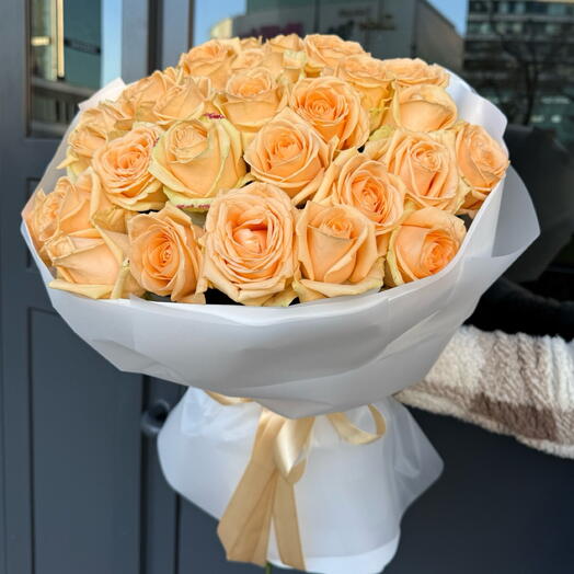 29 cream roses