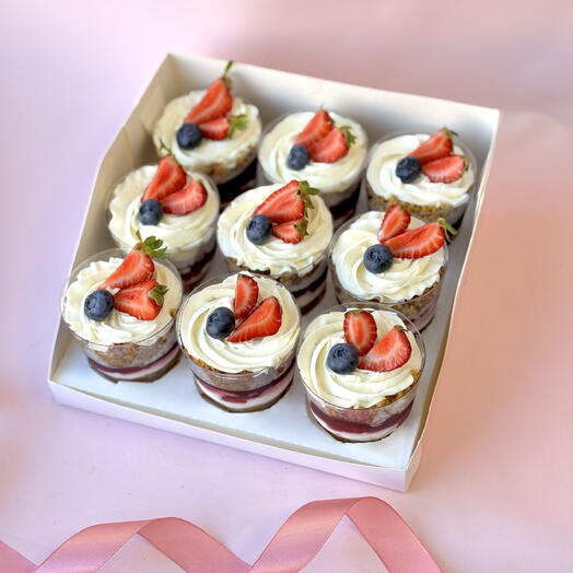 Набор трайфлов 9 шт со свежими ягодами