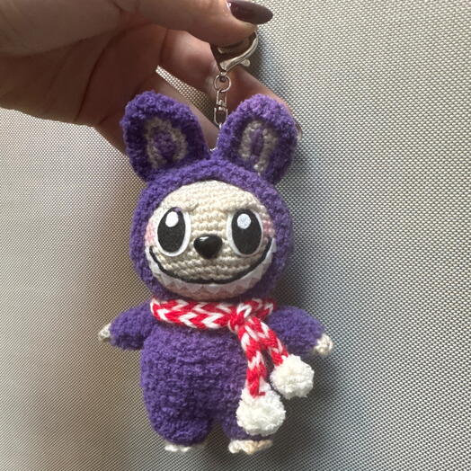 Брелок игрушка ручной работы фиолетовый