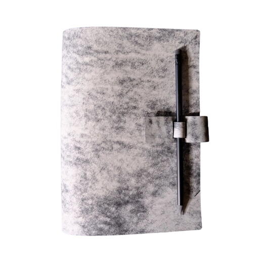 Кожаный блокнот А5 Бело-чёрный "На застёжке" 2.0 с креплением для ручки