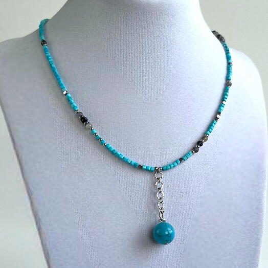 Чокер с говлитом