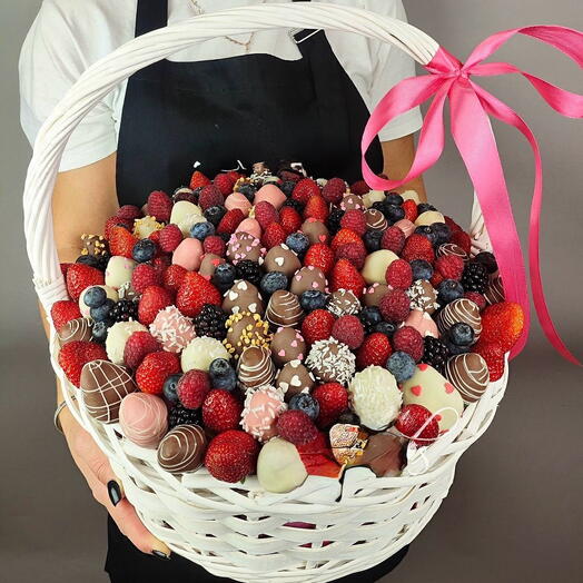 Клубника в шоколаде в корзине ☺️🍓