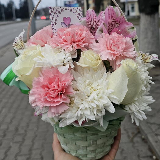 Корзина с цветами