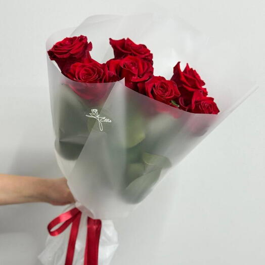 Монобукет из алых роз
