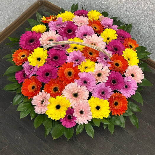 Корзина с цветами