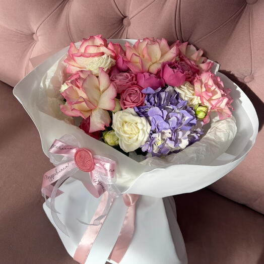 Сборный букетик гортензия, кустовые и французские розы 🫧🌸