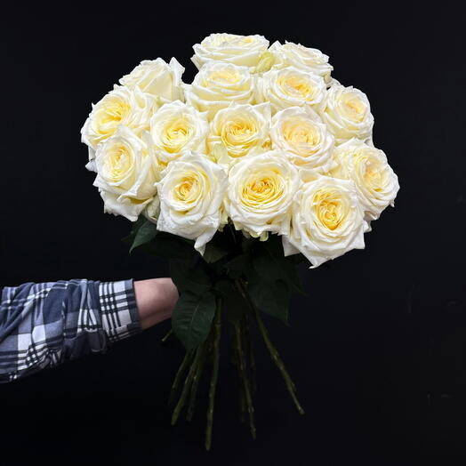 Монобукет из 15 белых роз Candlelight