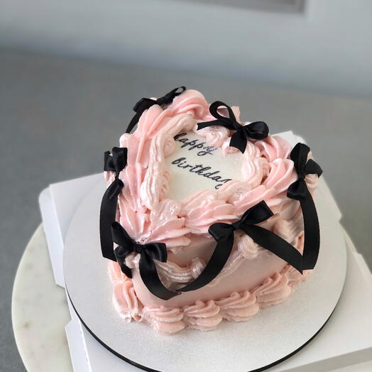 Торт 1кг сердечко с бантиками Happy birthday