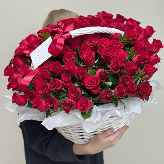 Композиция из 101 красной розы