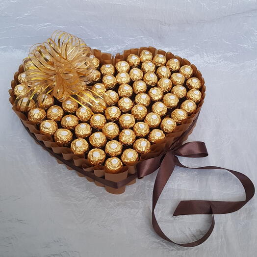 Большое сердце из Ферреро FERRERO ROCHER с бантом