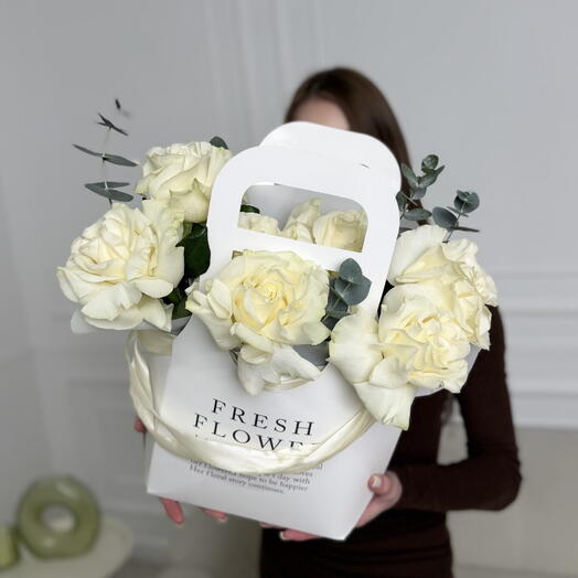 Коробочка с французскими розами 🕊️