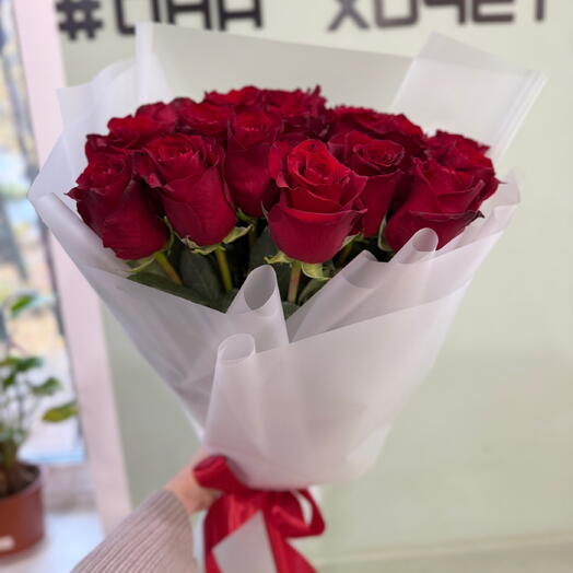 Букет из 17 красных роз