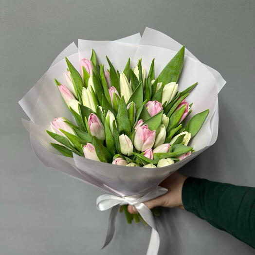 Тюльпан белые и розовые 51 шт