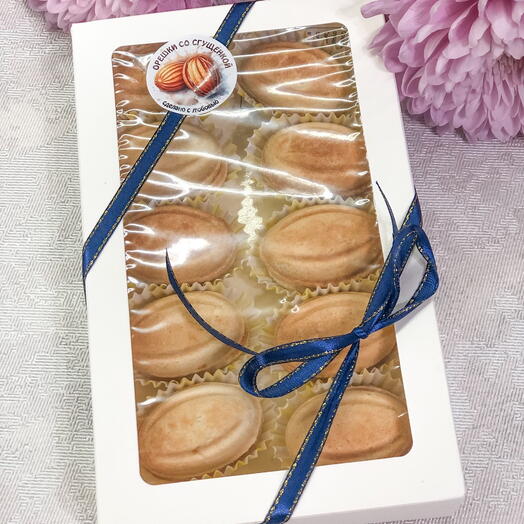 Орешки с варёной сгущёнкой