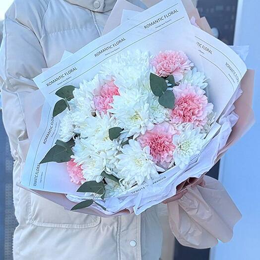 Букет с розовыми диантусами