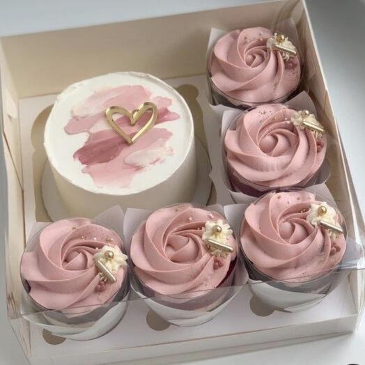 A set of bento +cupcakes