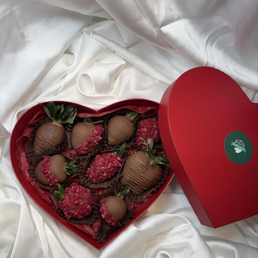 Клубника в премиальном бельгийском шоколаде Callebaut в коробке сердце🍓♥️