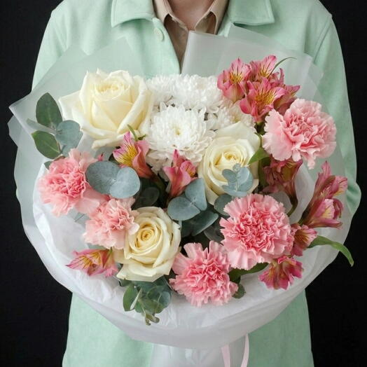 🌸 Elegáns Báj: Fehér Rózsák, Szegfűk   Alstroemeria