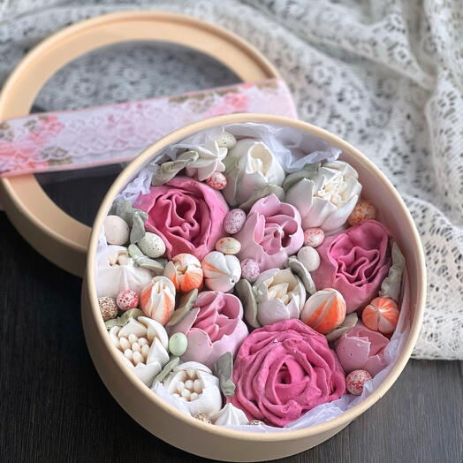 Зефирные цветы в коробке 18 см
