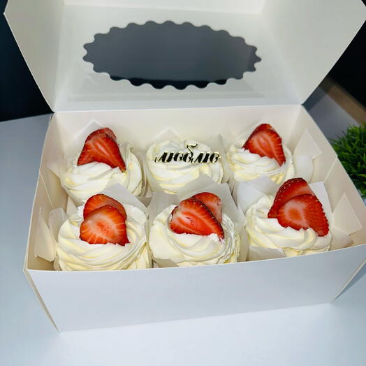Ванильные капкейки с кремом чиз с клубникой 🍓