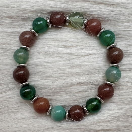 Браслет под карие и зеленые глаза