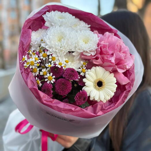 Яркий букет комплимент