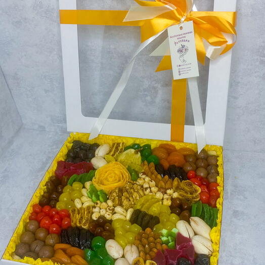 Коробка с сухофруктами