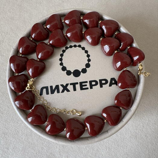 Чокер из бусин майорка в форме сердца