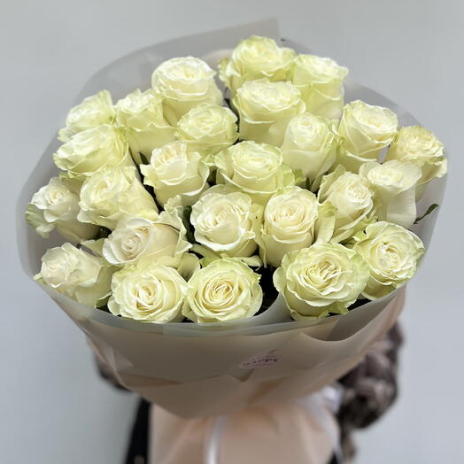 Букет из 25 белых роз