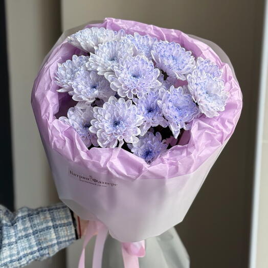 Букет из фиолетовых хризантем