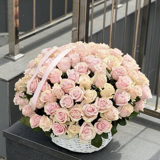 Корзина из 101 розовой розы Пинк Мондиаль