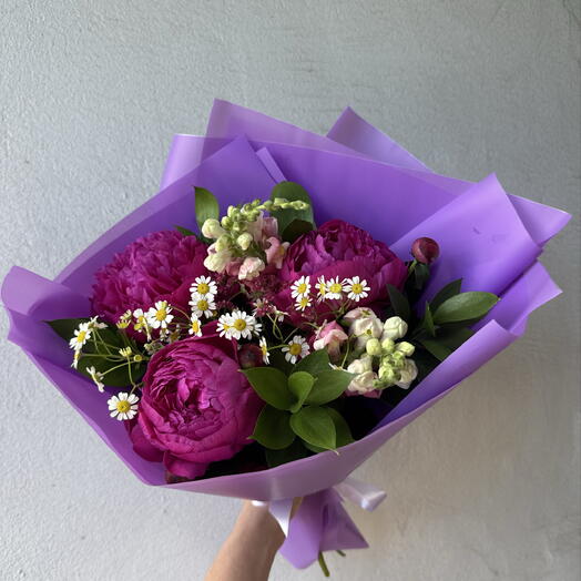 Авторский с пионами💜