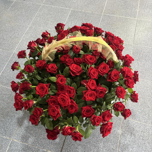 Корзина с розами