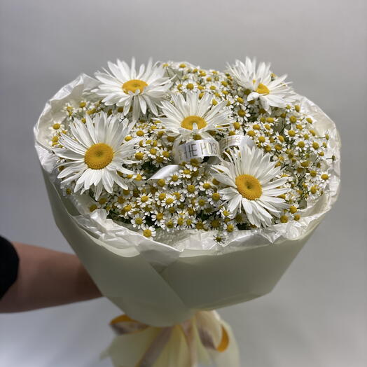 Букет из разных ромашек