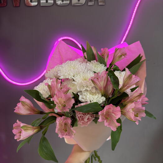 Букет из альстромерий и хризантем 💐