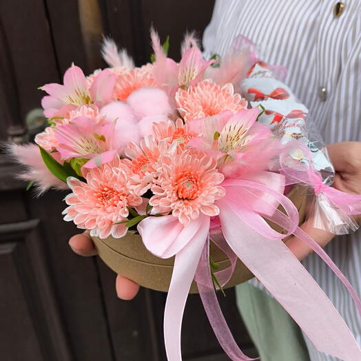 Композиция "Pink💕" Хризантема и конфеты