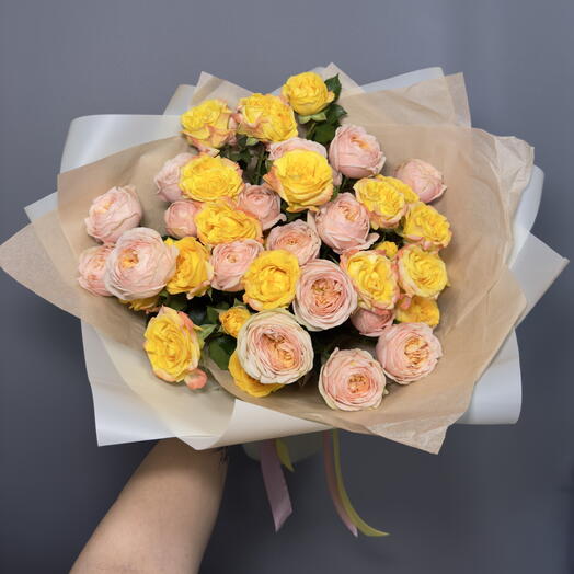 Кустовые розы 💛