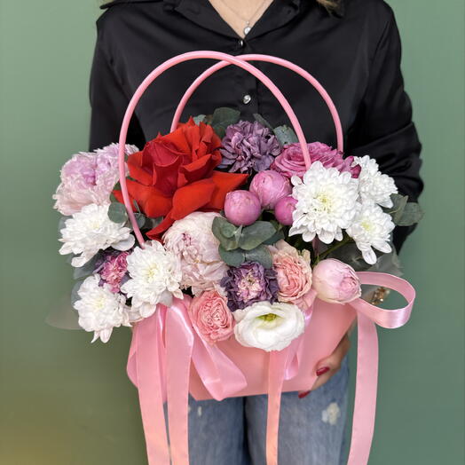 Композиция из ярких стойких цветов 🌸